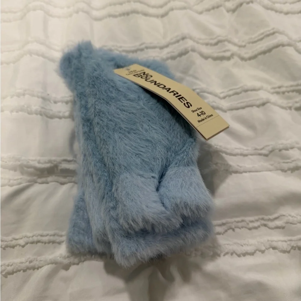 No Boundaries Fuzzy Woman’s Love Song Socks
